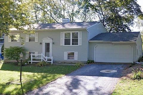 215 W Oak Pl