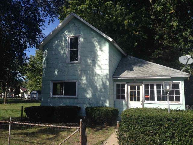 1327 Cedar
