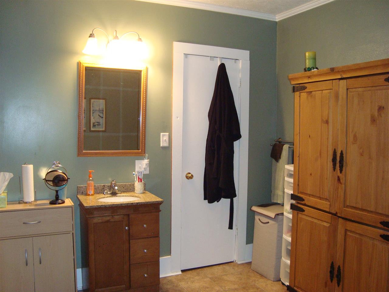 For Sale: 227 W Cleveland Ave Elkhart, IN 46514