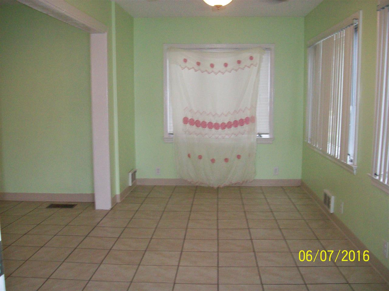 For Sale: 937 Erwin St Elkhart, IN 46514
