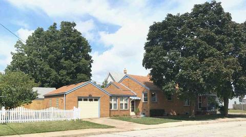 1012 Sarah St