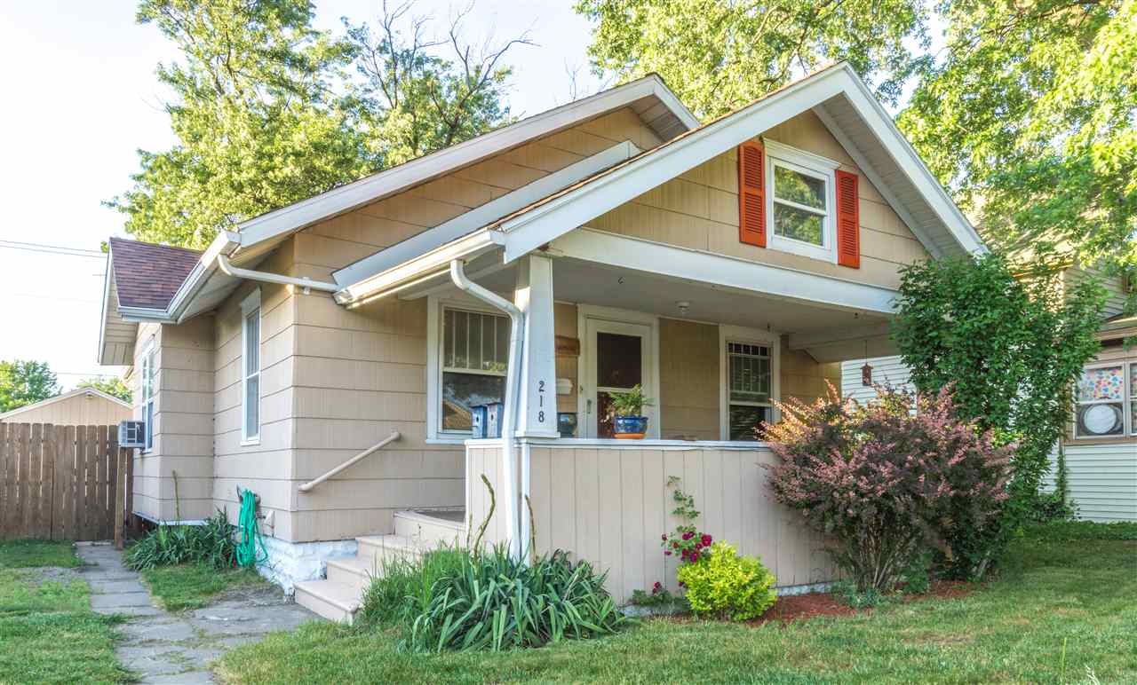 For Sale: 218 E Jefferson Blvd Mishawaka, IN 46545
