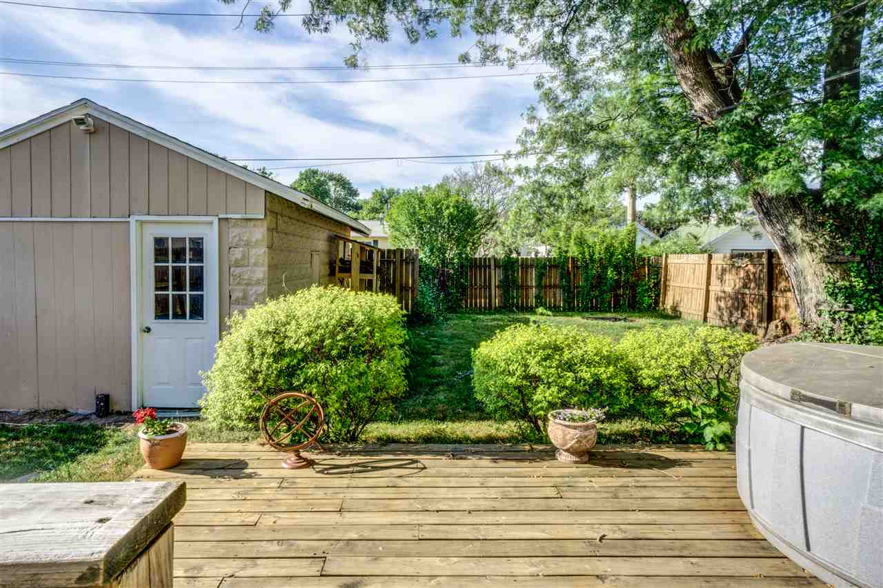 For Sale: 218 E Jefferson Blvd Mishawaka, IN 46545