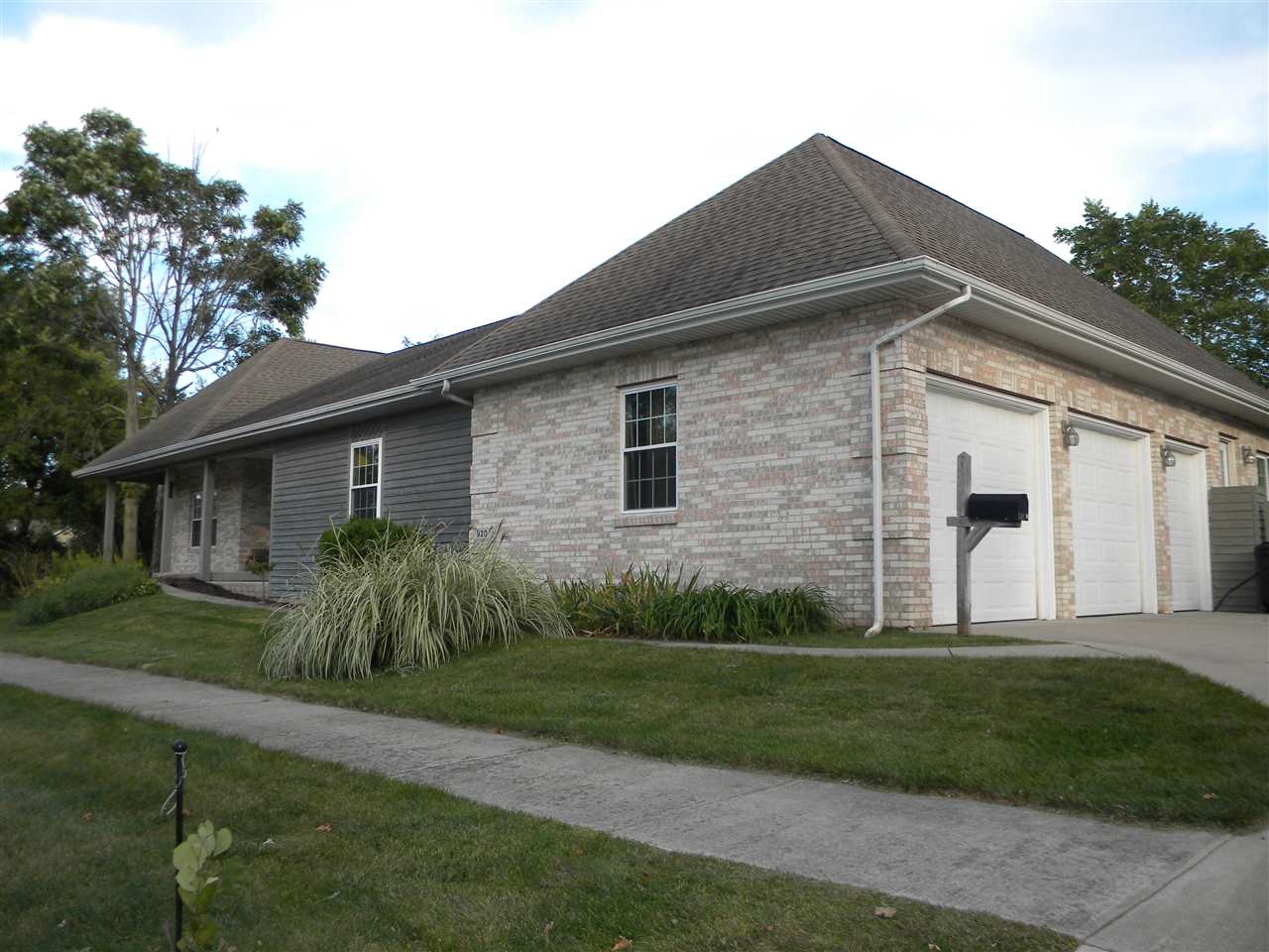 920 N Merrifield Ave