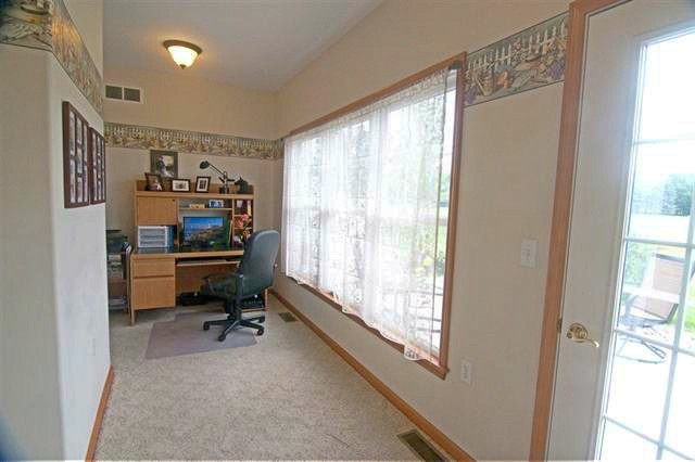 1752 Waterfall Dr