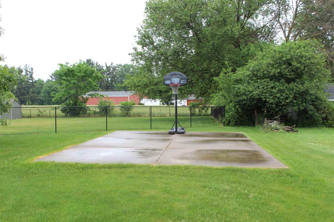 For Sale: 12355 Diamond Dr Plymouth, IN 46563