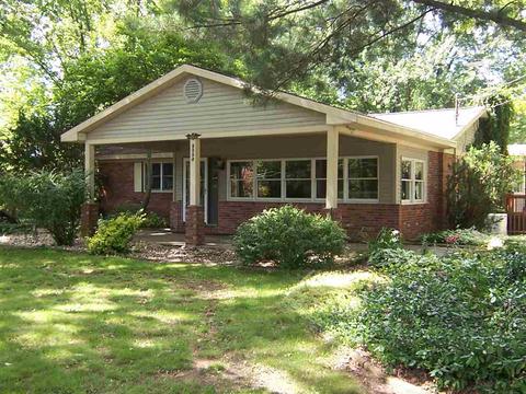 1561 E Hawthorne Ct