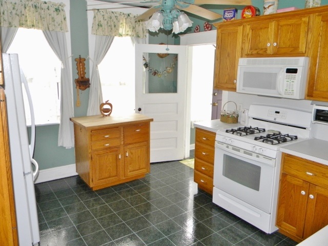 For Sale: 100 4th Winona Lake, IN 46590