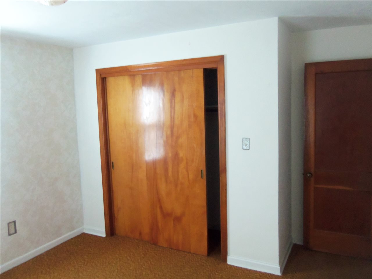 20644 Roycroft