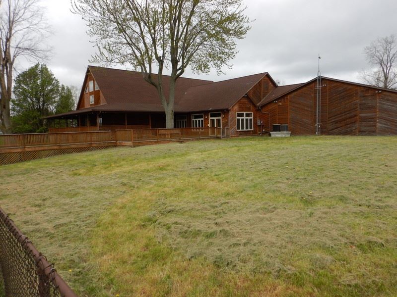 887 E Schoolhouse Rd