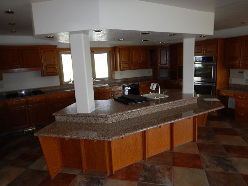887 E Schoolhouse Rd