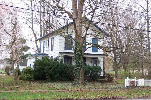 334 E Burr Oak St