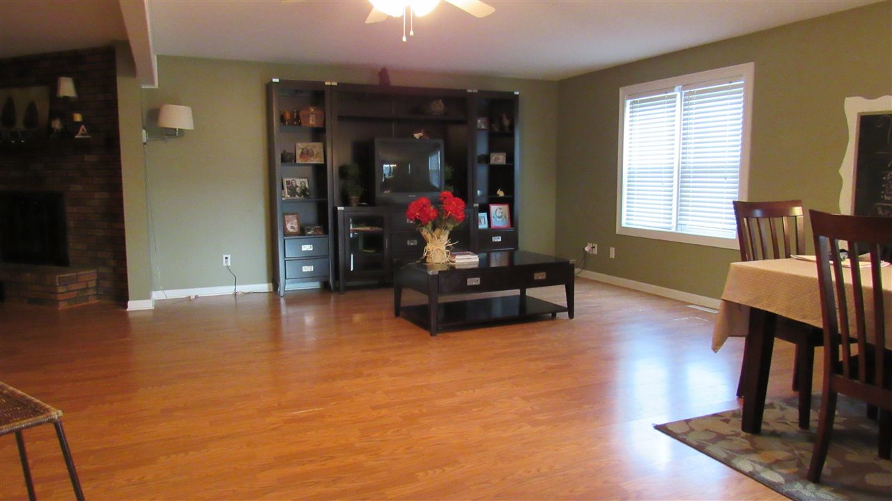 1304 Walker Ct