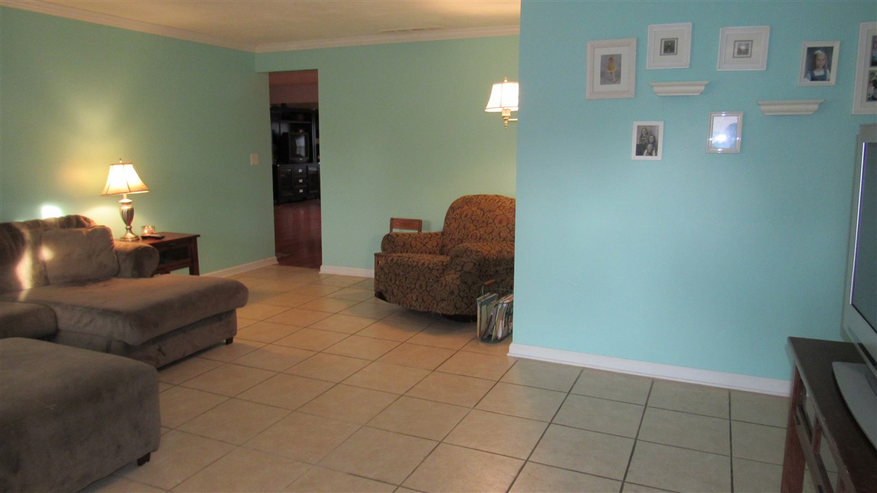 1304 Walker Ct