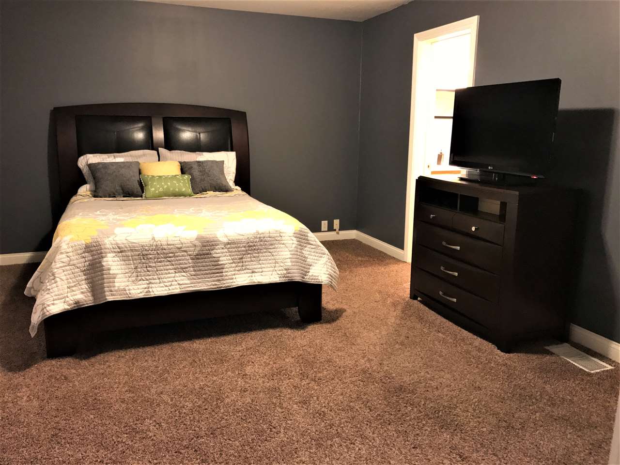 4955 N 300 W