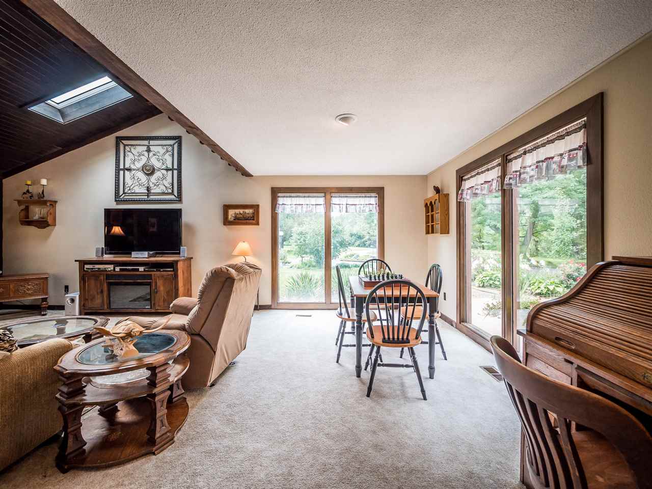 49 Cottonwood Dr