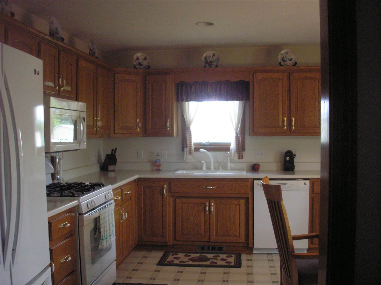 For Sale: 15407 Amstutz Rd Leo, IN 46765
