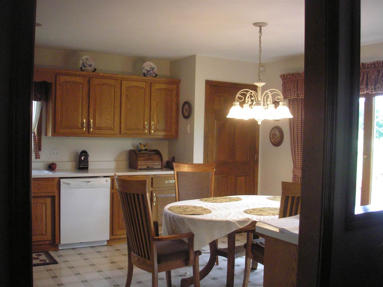 For Sale: 15407 Amstutz Rd Leo, IN 46765