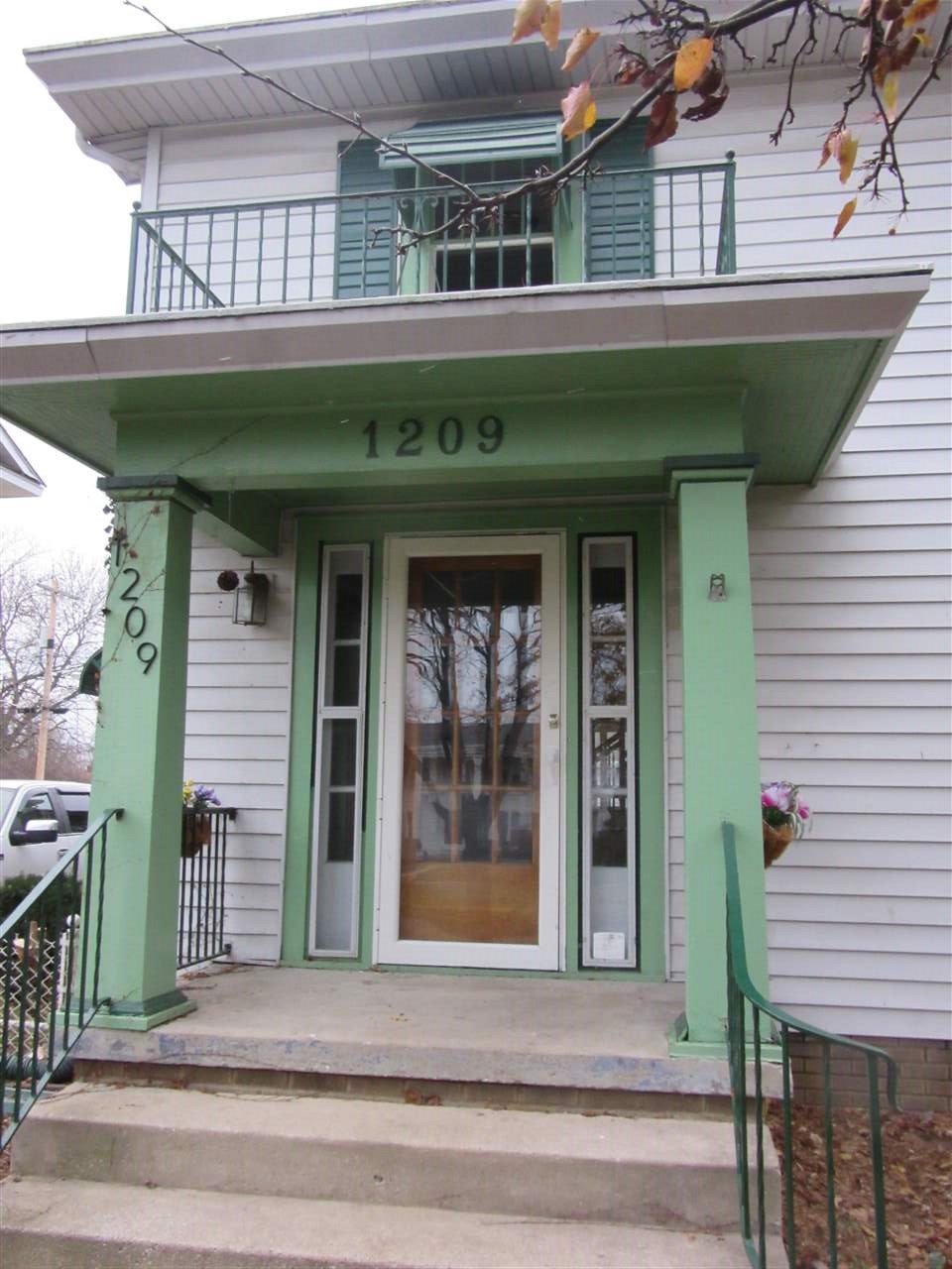 1209 Kensington Blvd