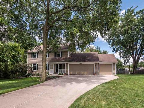 9806 Crown Point Dr