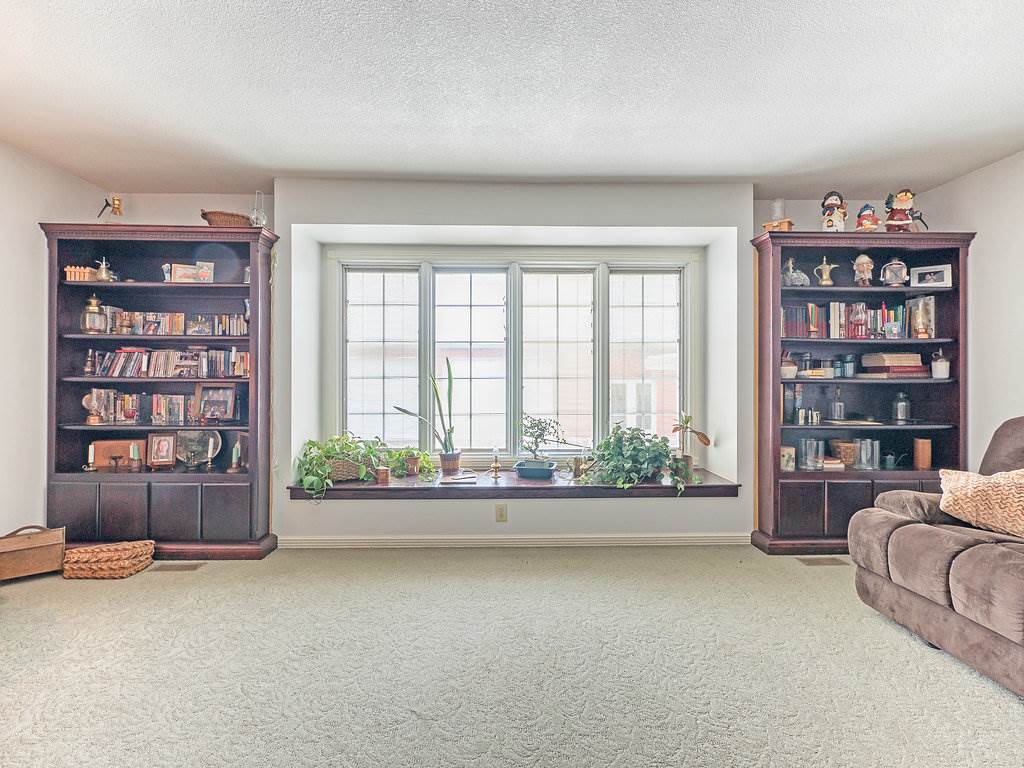 7316 Holden Dr