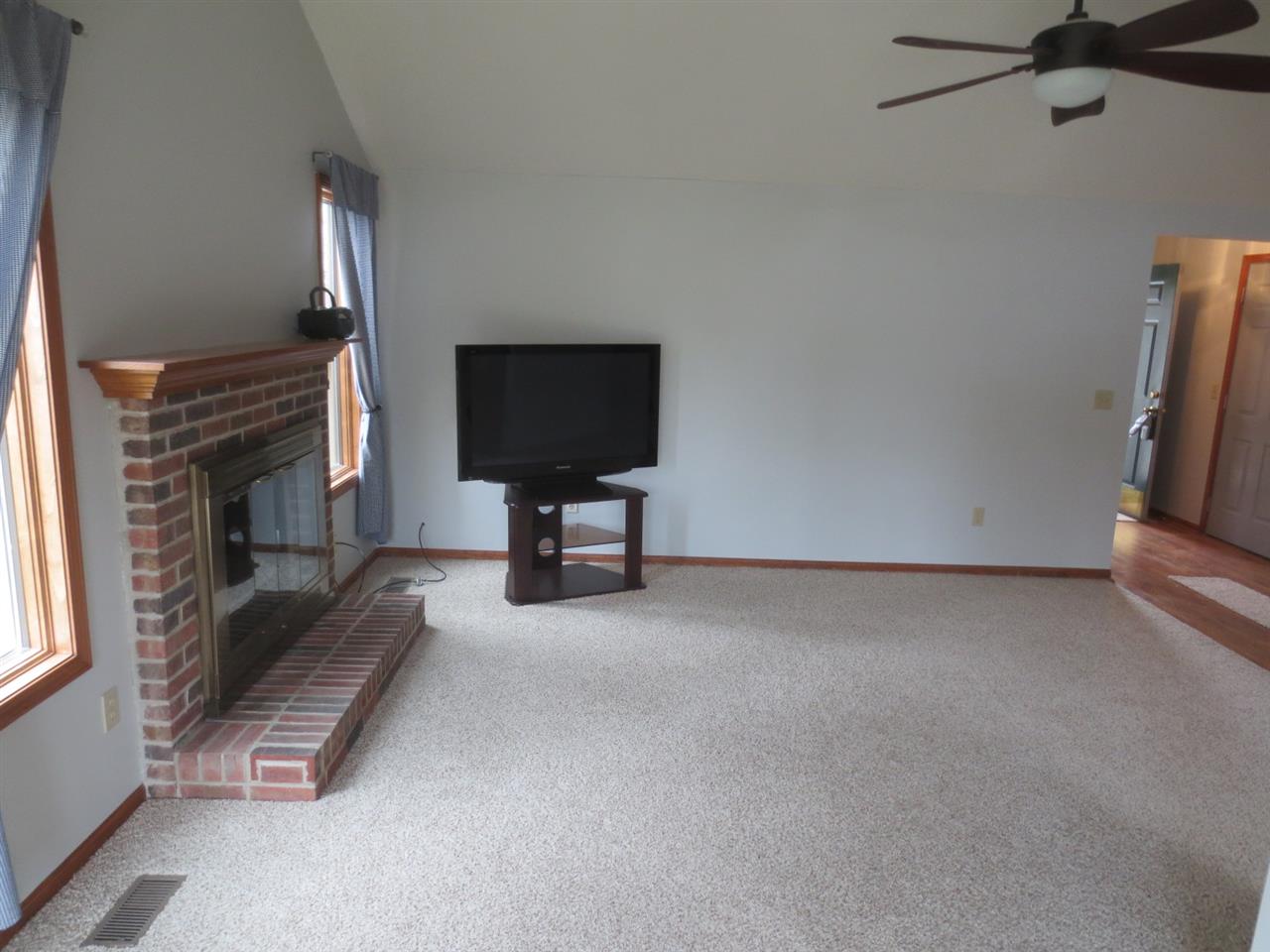 5016 Ione Dr