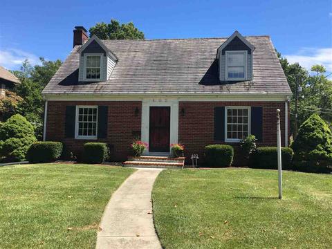 208 Orchard Ln