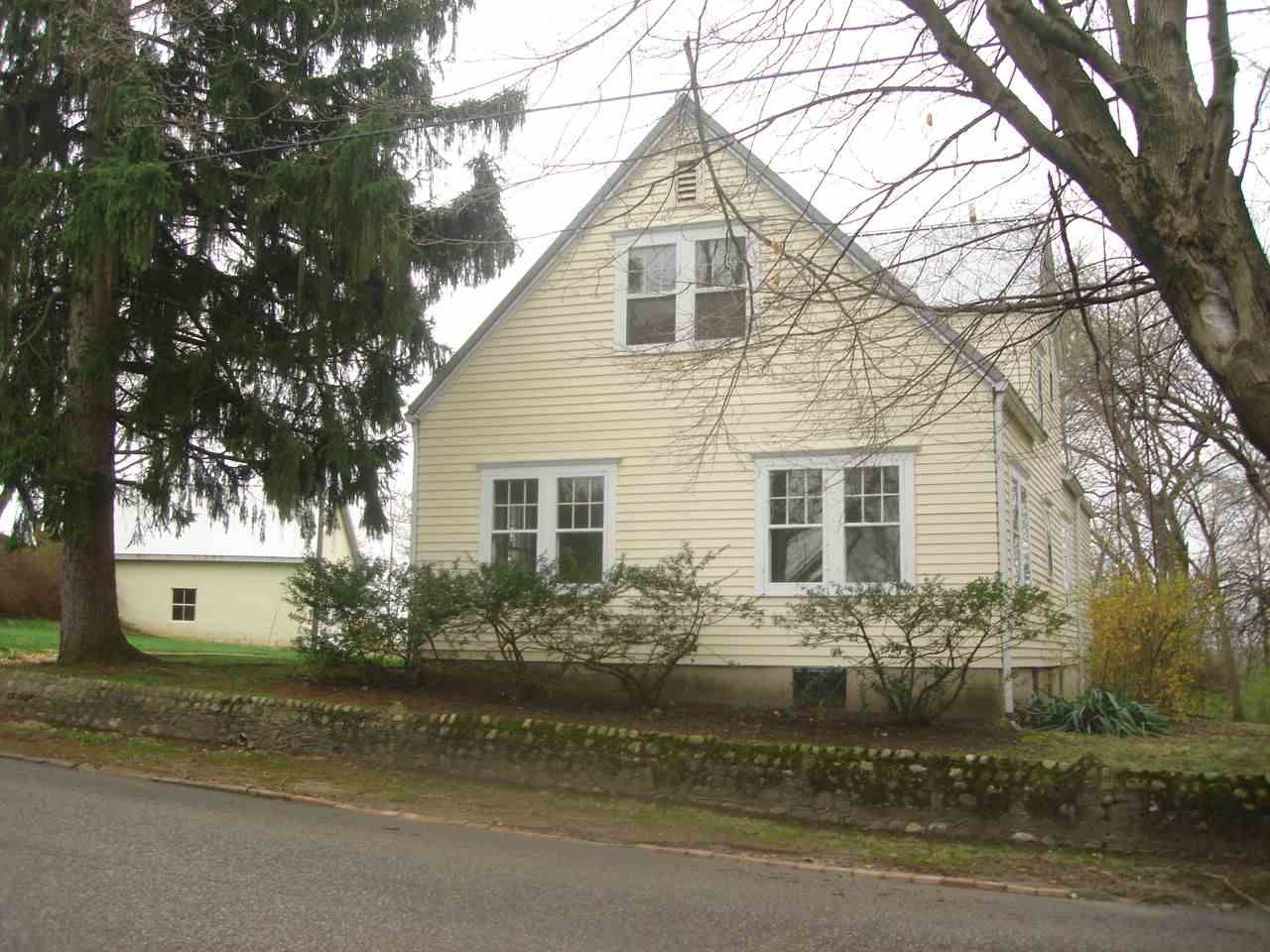 320 Burlington Ave