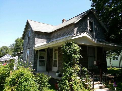 611 E River Blvd