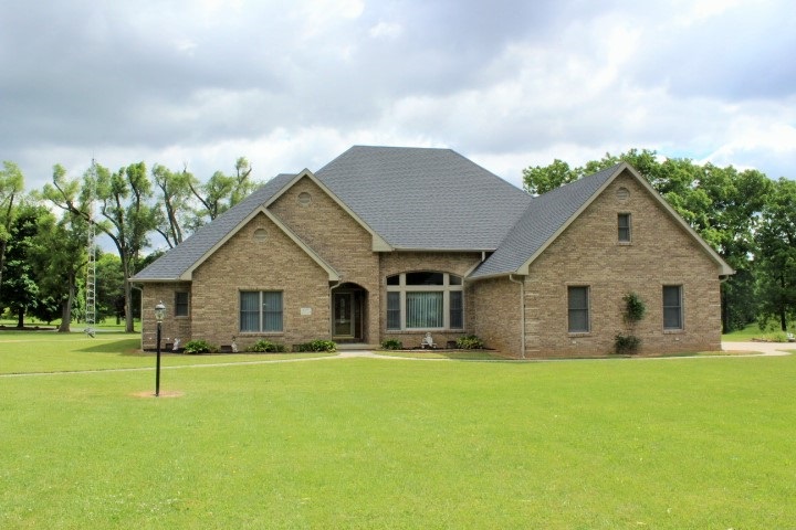 For Sale: 507 Cumberland Ln Matthews, IN 46957