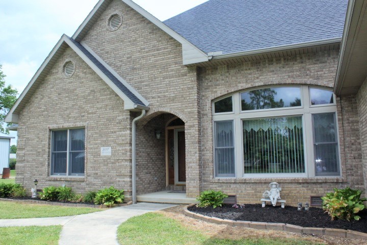 For Sale: 507 Cumberland Ln Matthews, IN 46957