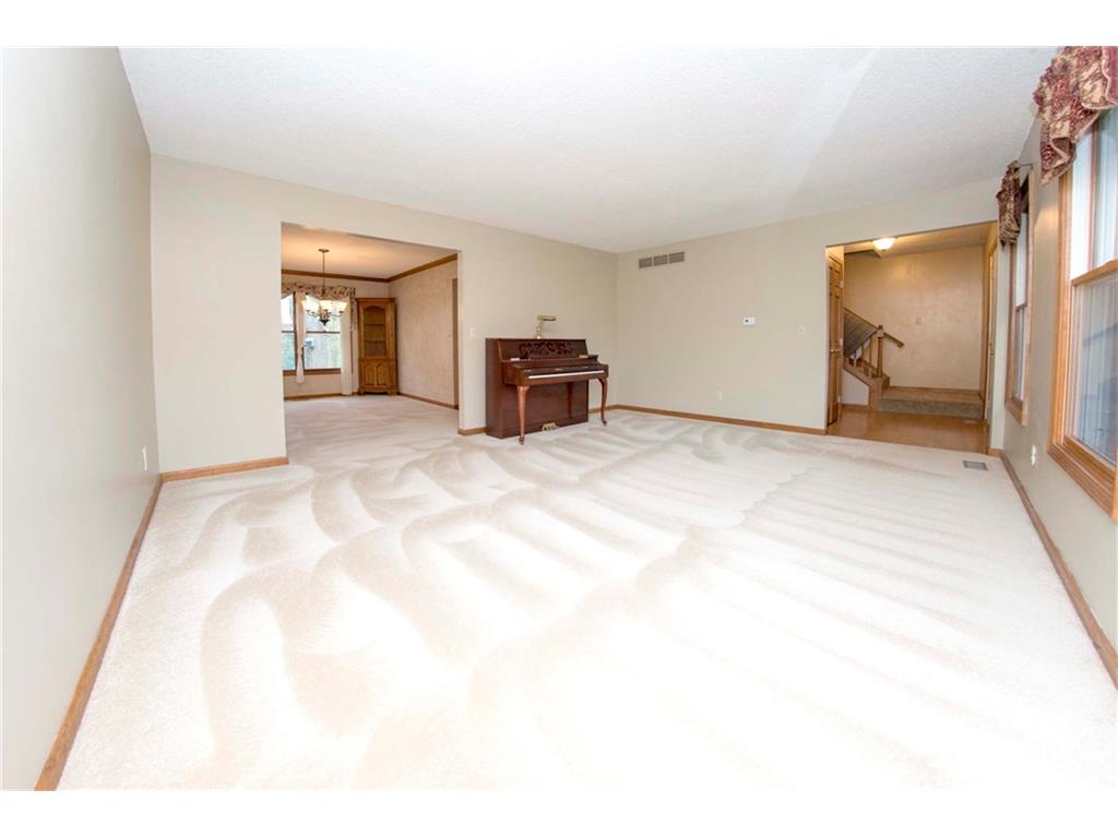 377 Charles Pl