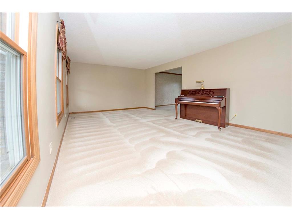 377 Charles Pl