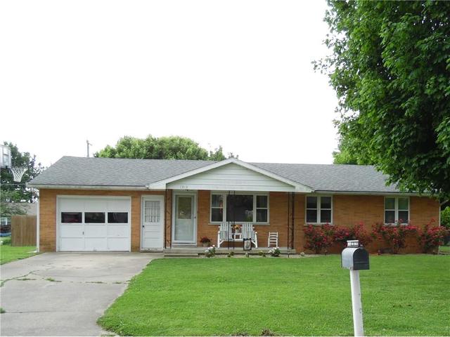 1204 Waggoner Dr