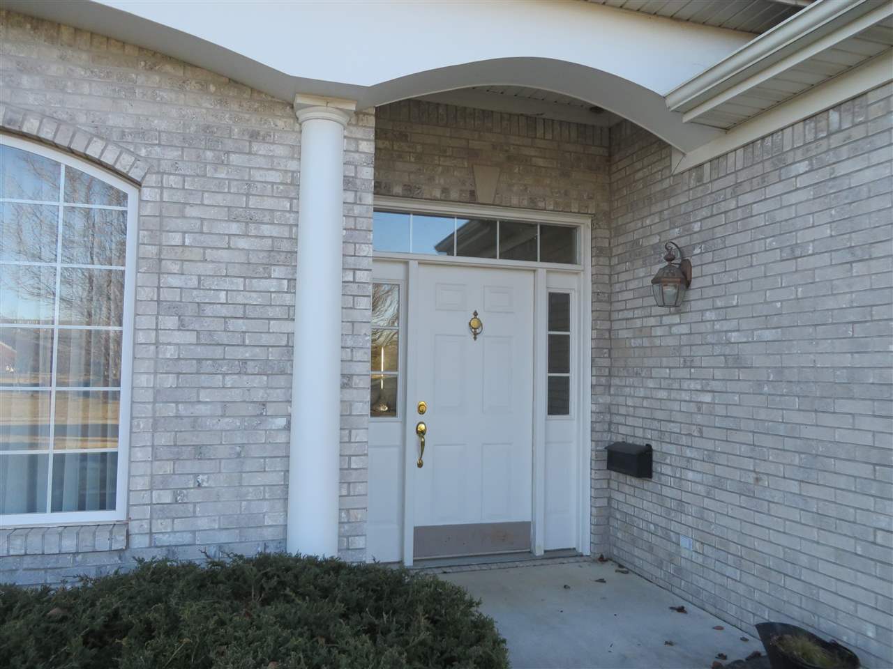 2909 W Riggin