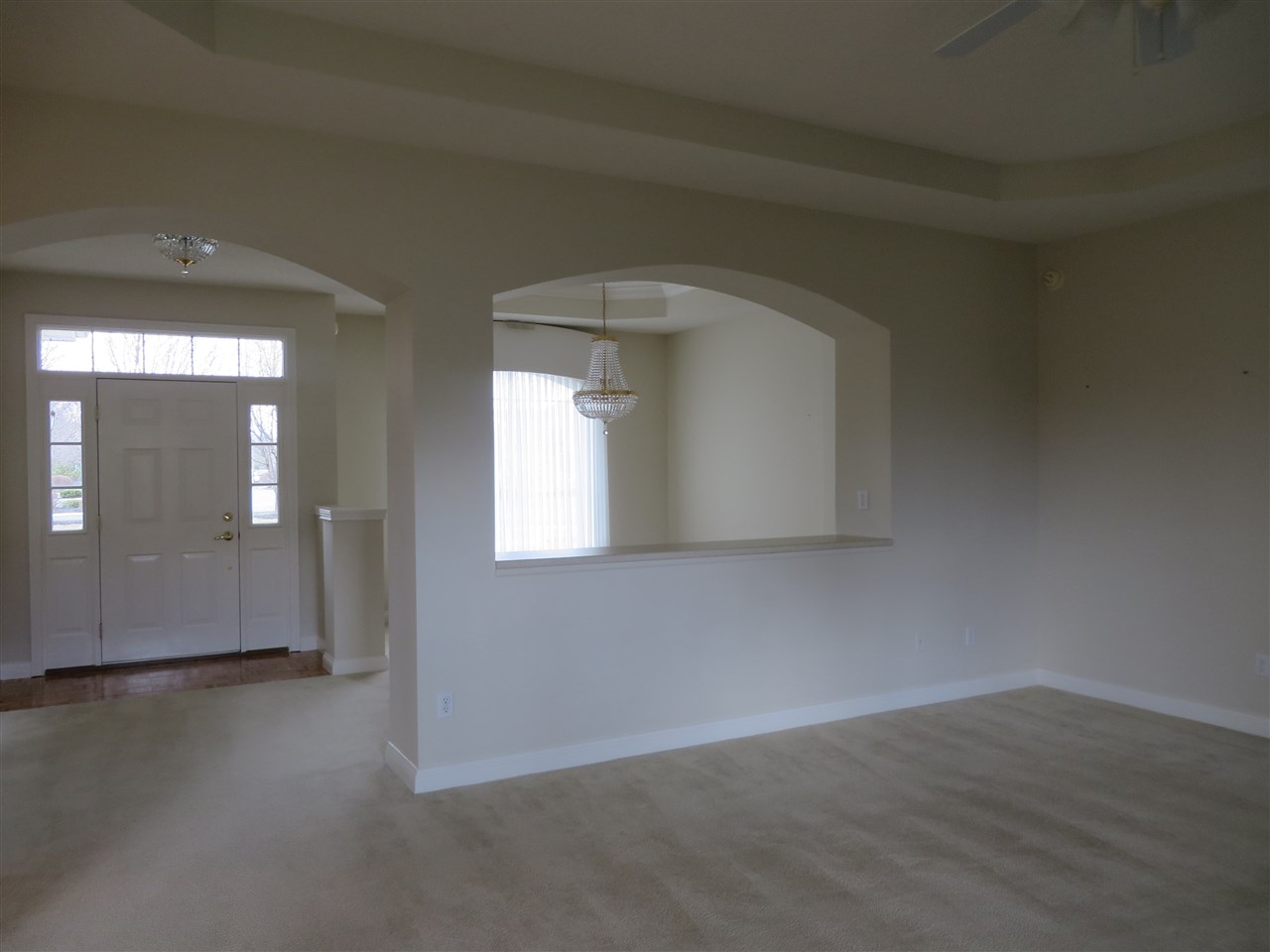 2909 W Riggin