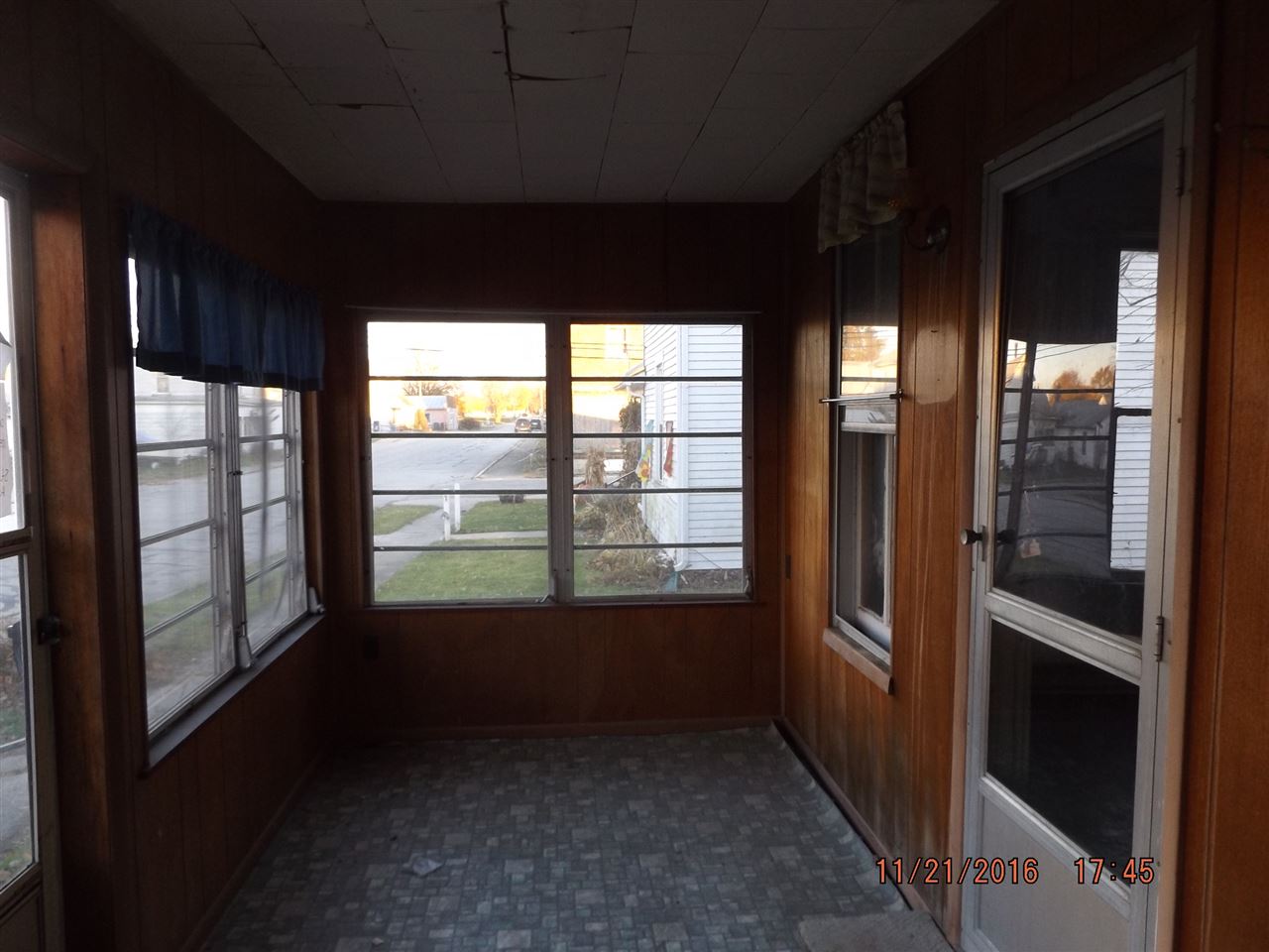 114 E Main St