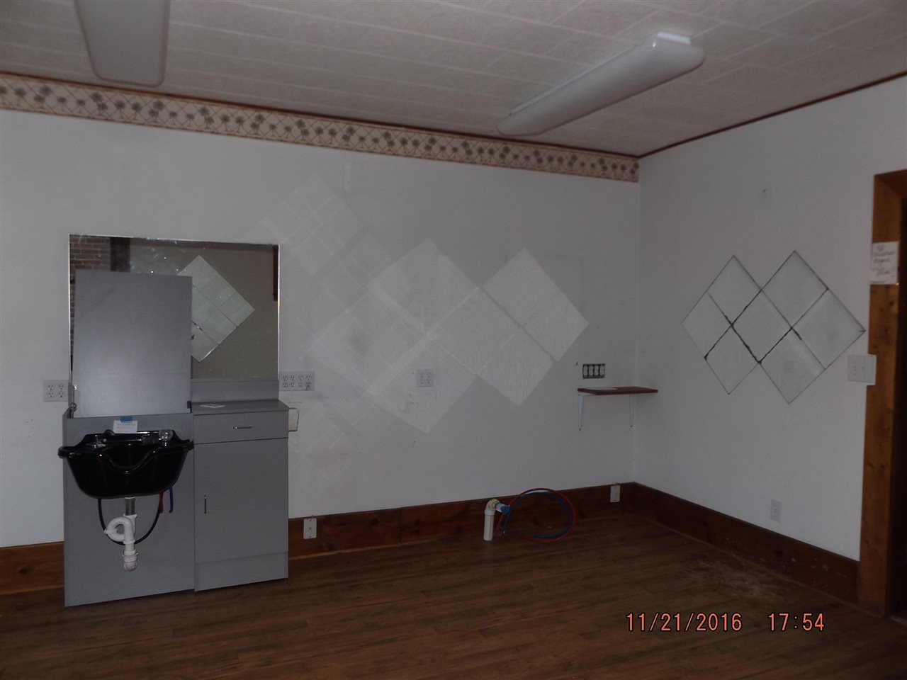 114 E Main St