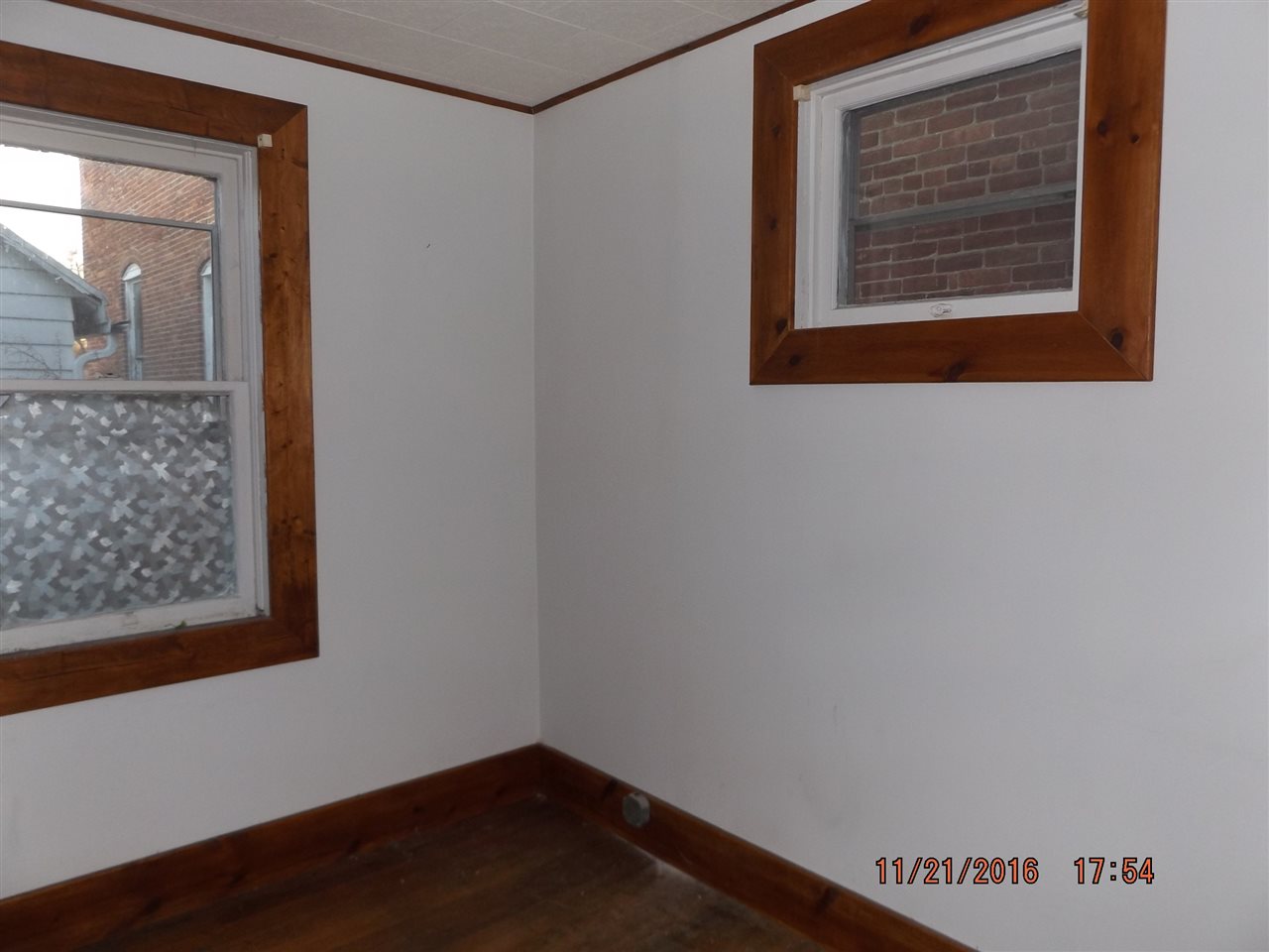 114 E Main St
