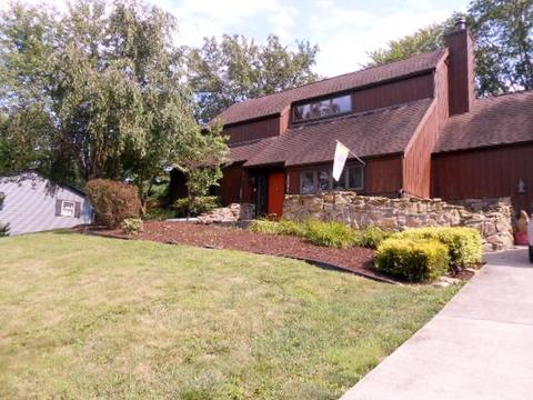 1223 S Barnes Dr