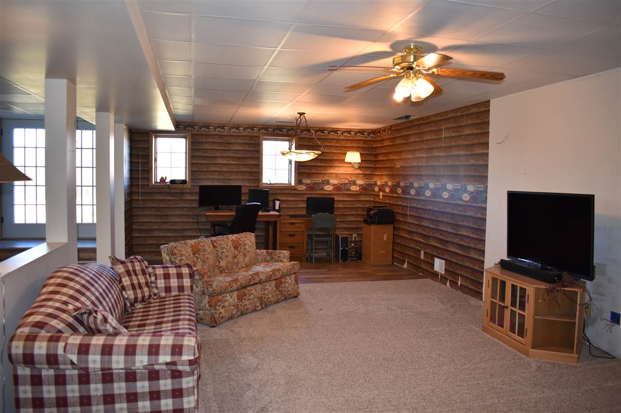 1852 N Blue Barn Rd