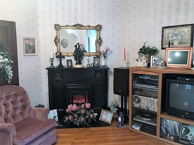 1057 E 75 S