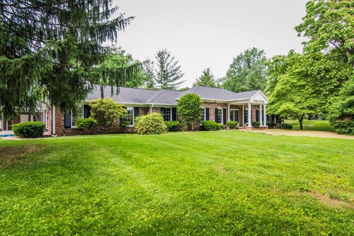 For Sale: 501 Monticello Dr Vincennes, IN 47591