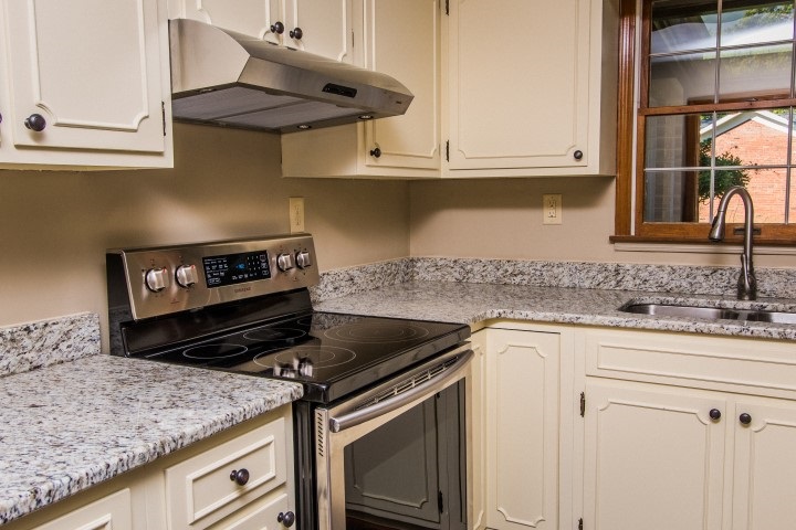 For Sale: 501 Monticello Dr Vincennes, IN 47591