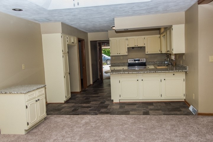 For Sale: 501 Monticello Dr Vincennes, IN 47591