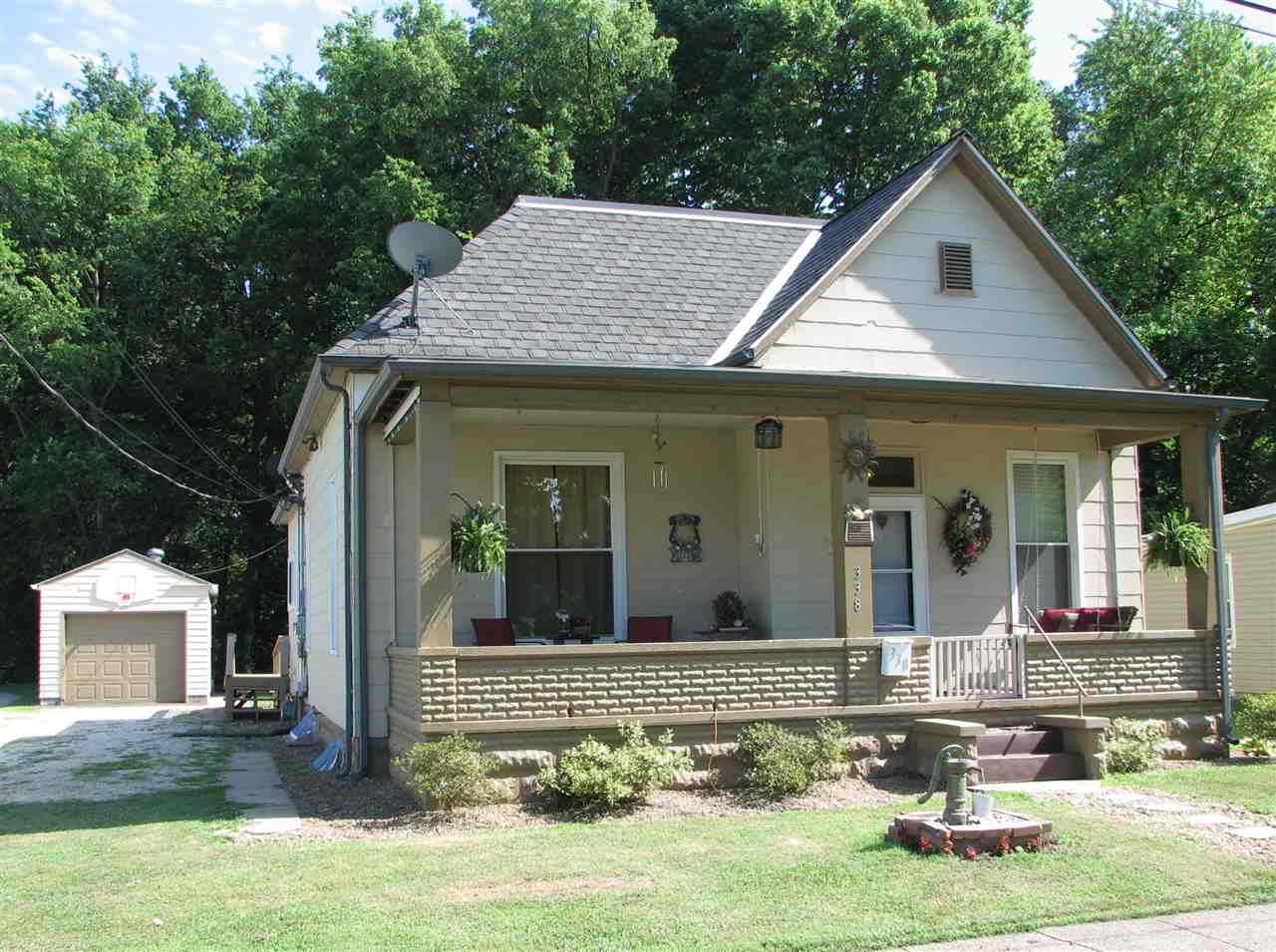 619 Bell Ave