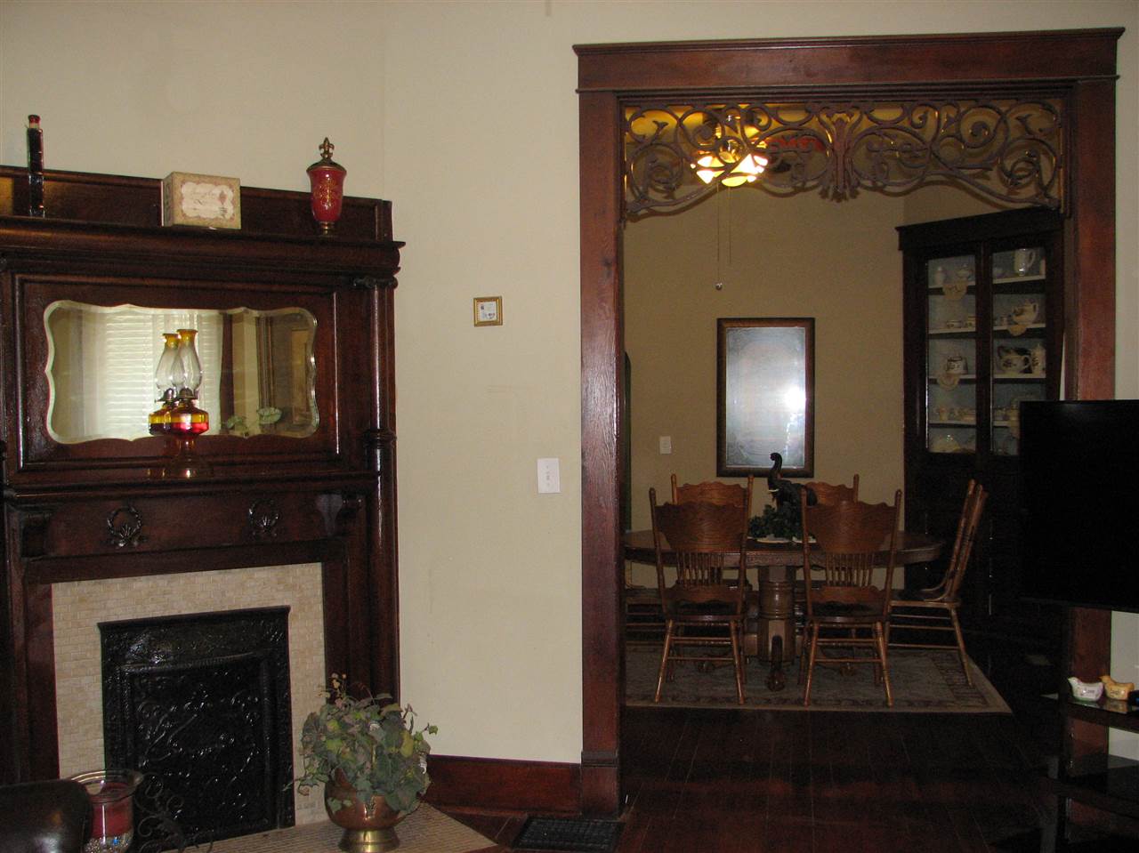619 Bell Ave