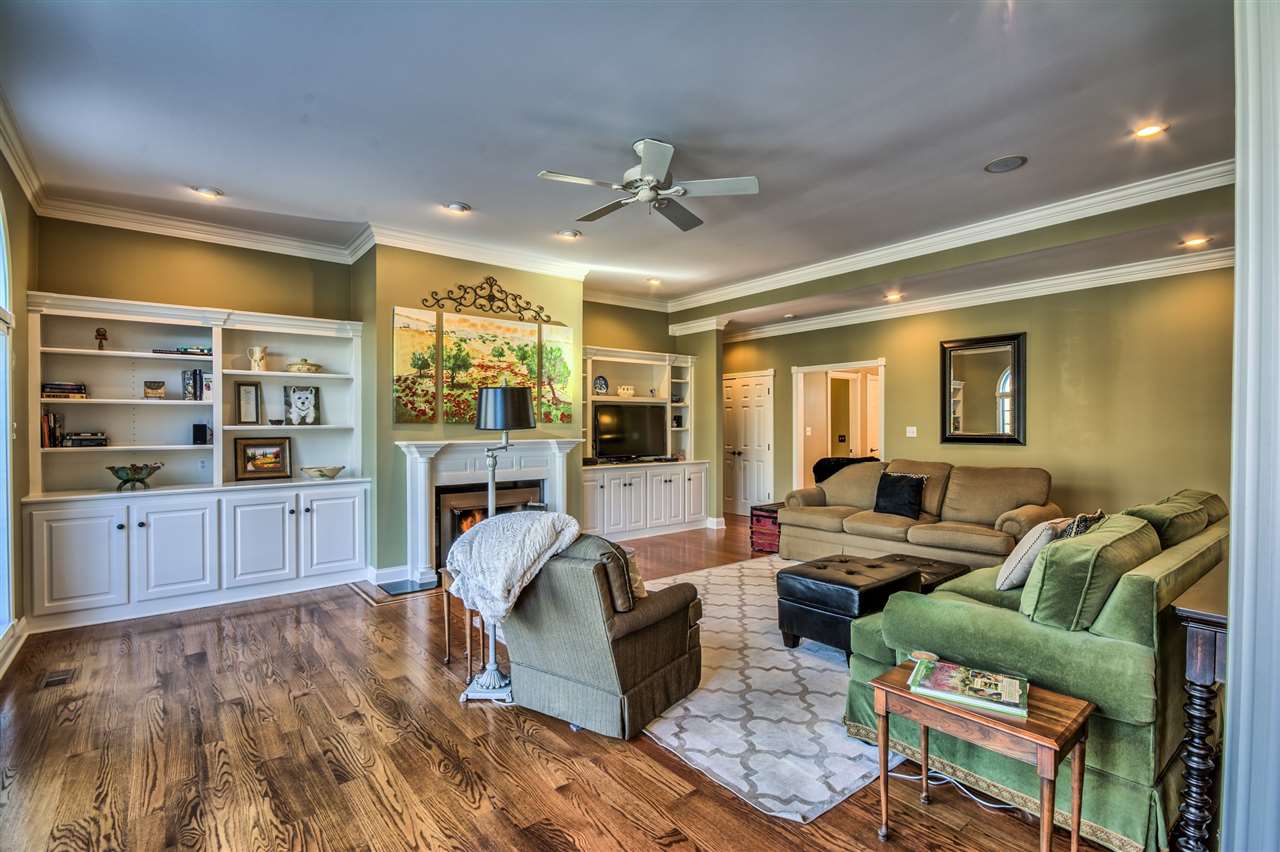 14135 Worthington Ct