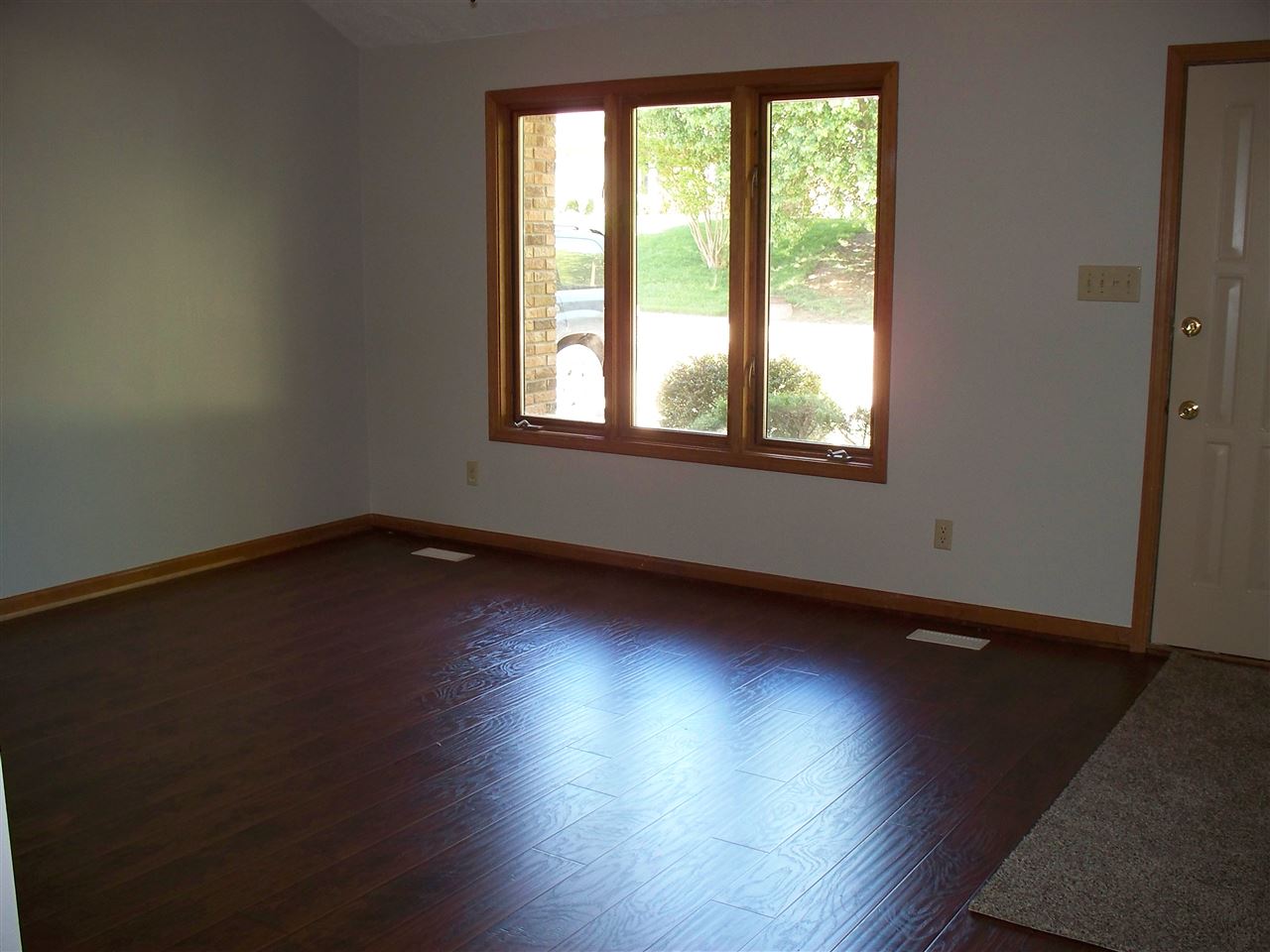 5411 E Esche Dr