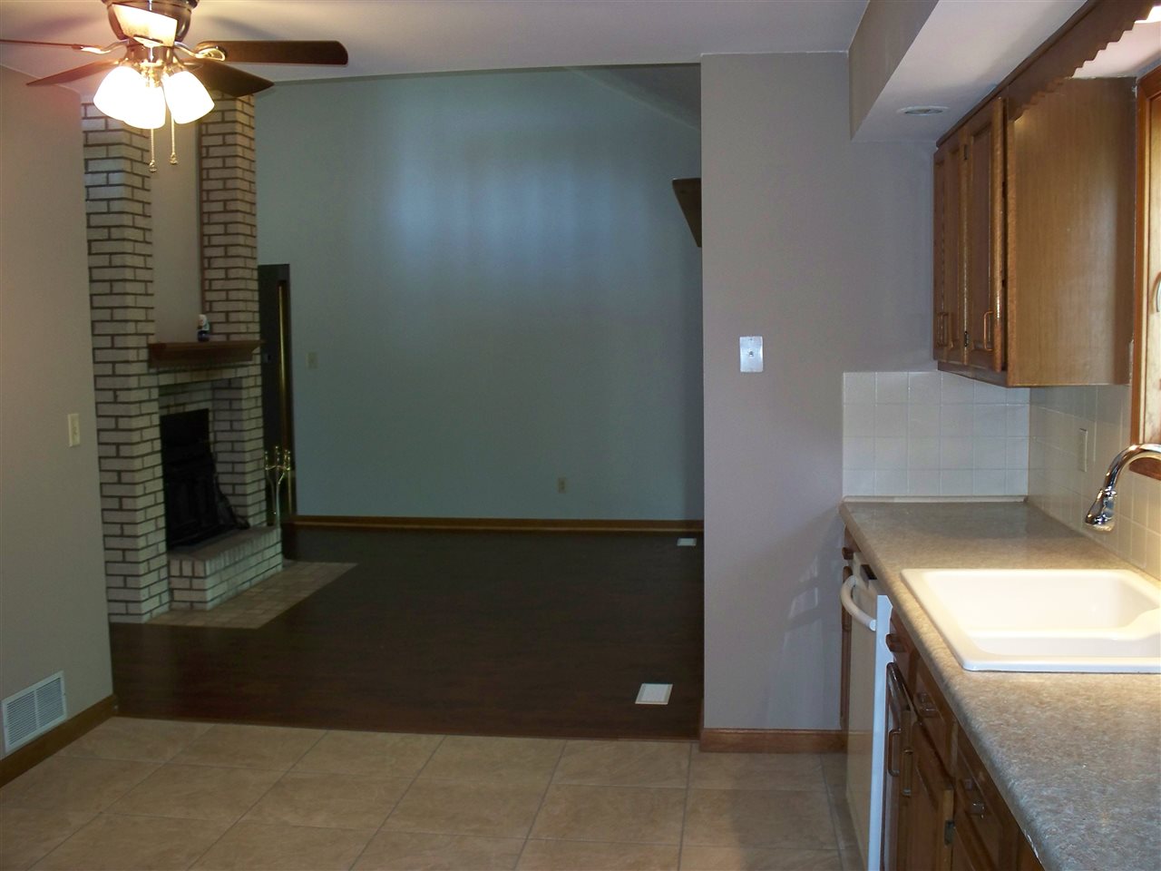 5411 E Esche Dr